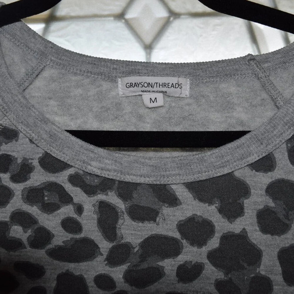 Grayson/Threads Women's Casual Crewneck Spotted Sweatshirt M - Picture 2 of 4
